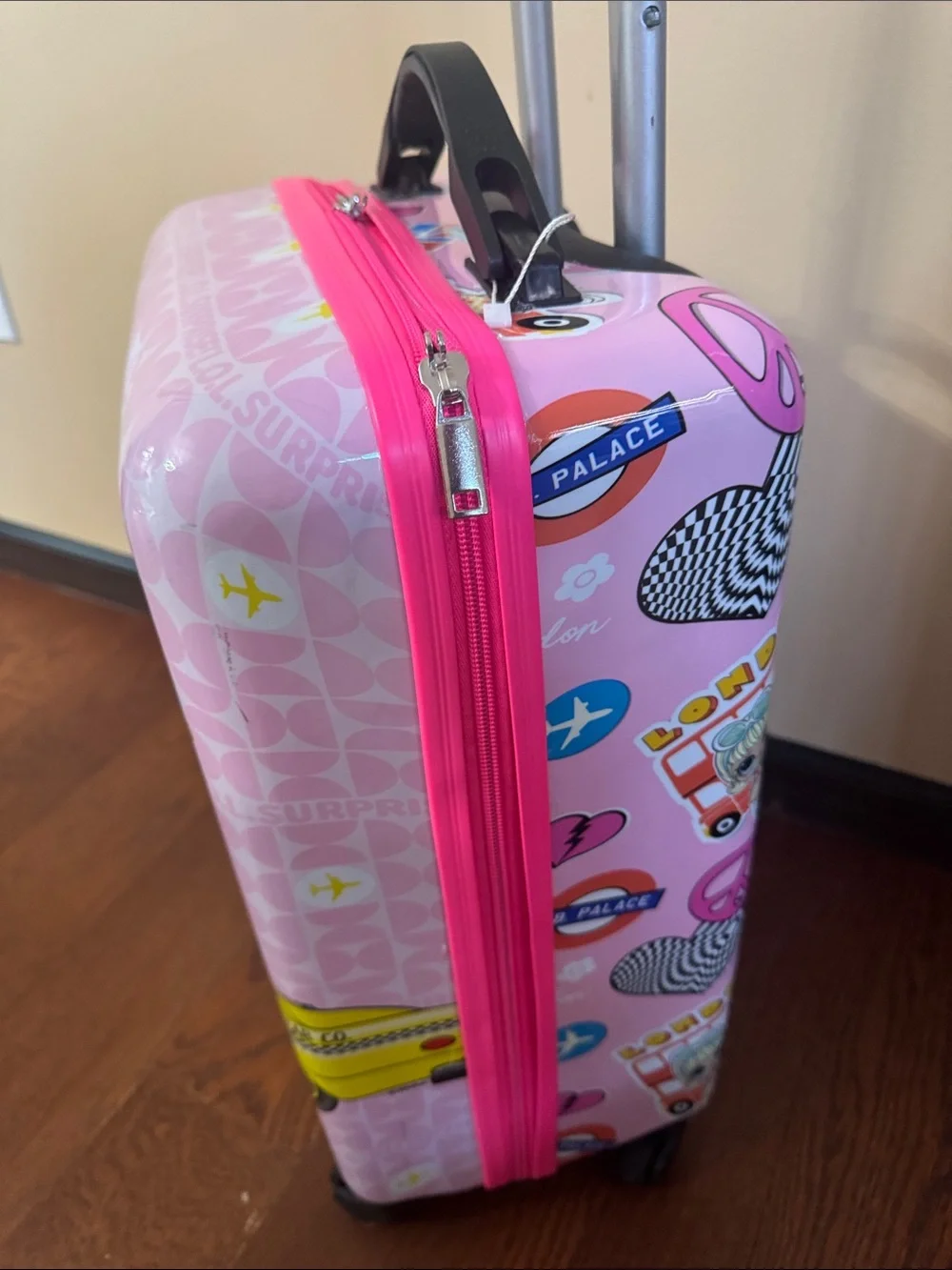 L.O.L. Surprise! Jet Set Life kids carry on luggage